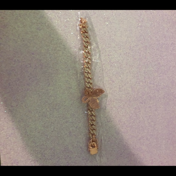 Pink Rhinestone Butterfly Bracelet. - Picture 3 of 7